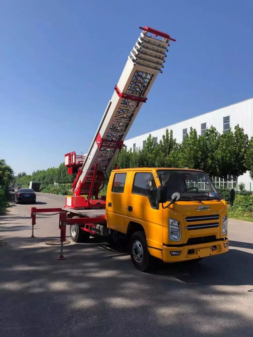 望谟附近的云梯车出租服务：轻松解决高空作业需求